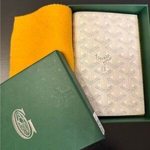 Cream Passport Holder with Yellow Edge